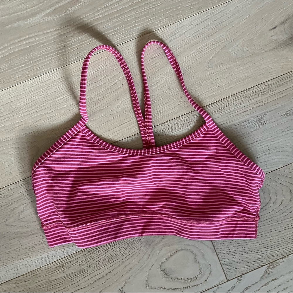 Pink lululemon sports bra